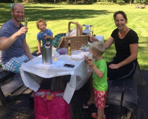 Evelien van Dijk wint 'Bosbad picknick'