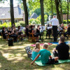 Vrolijk picknickconcert op de Brink