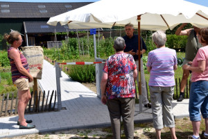 Plaquette Dorpstuin van Diphoorn onthuld