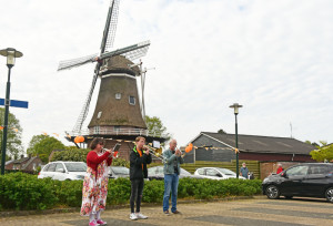 Muziek op Koningsdag voor De  Schoel