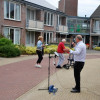 Entertainer vermaakt bewoners De Schoel