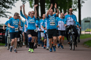 Warm onthaal voor Roparunners in Sleen