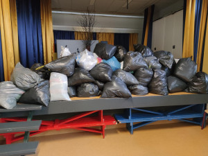 De Fontein zamelt textiel in voor Bag2School