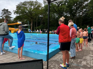 De Vlinderhof winnaar schoolzwemwedstrijden