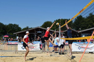 Ermerstrand in teken van Beachvolleybal