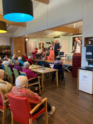 Tenielgroep Slien speelt in De Schoel