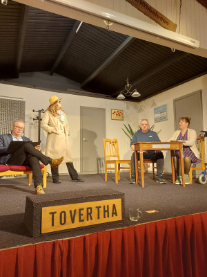 Toneelvereniging Tovertha speelt Zorgbot 2.0