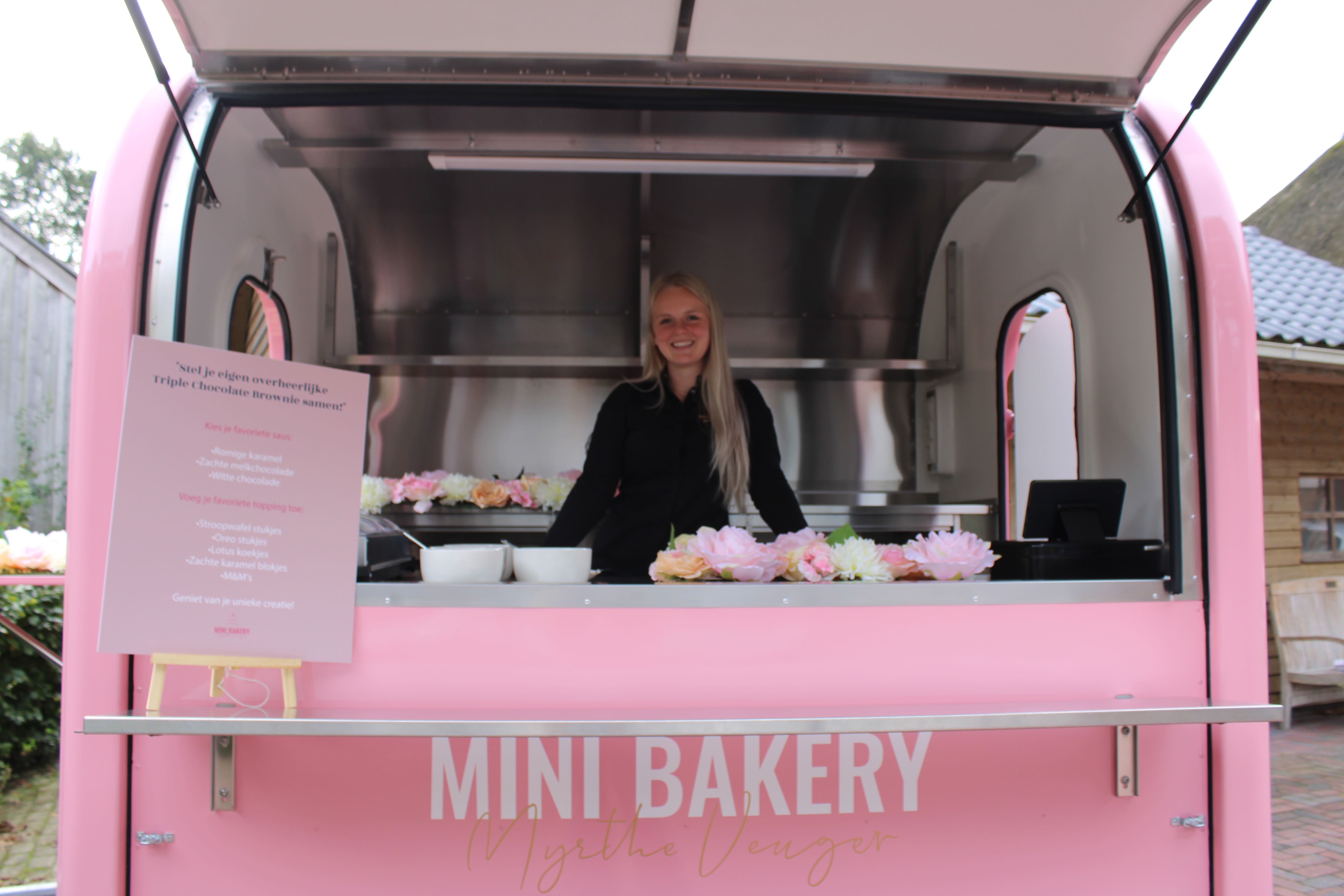 foto 2 Myrthe in foodtruck-min.JPG